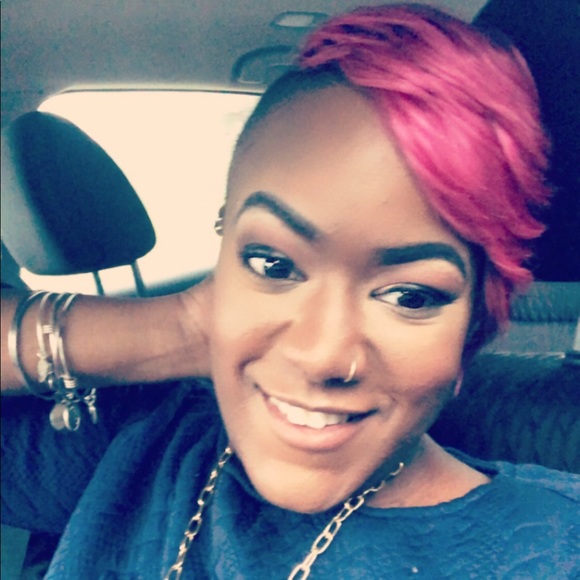 Meet your Posher, Etoya - Picture 5 of 8